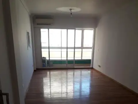 Av Directorio 200, Piso 6