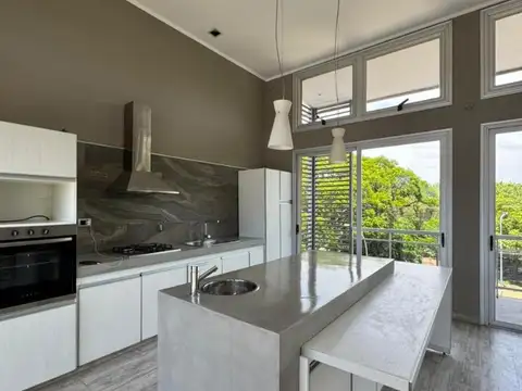 Bernardo De Yrigoyen 300, Piso 2