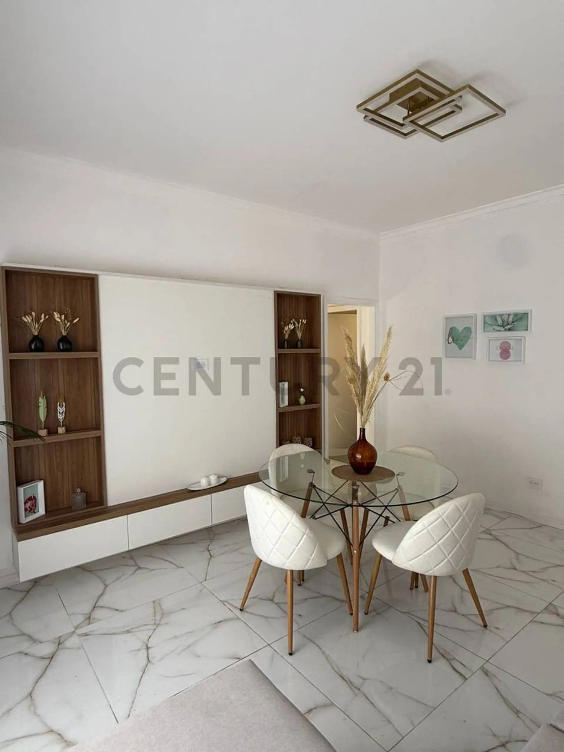 Venta departamento 3 ambientes a la calle. Zona Centro
