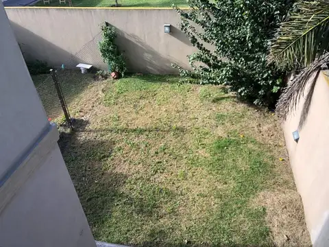 Depto Tipo Casa en Venta con 1 cocheras