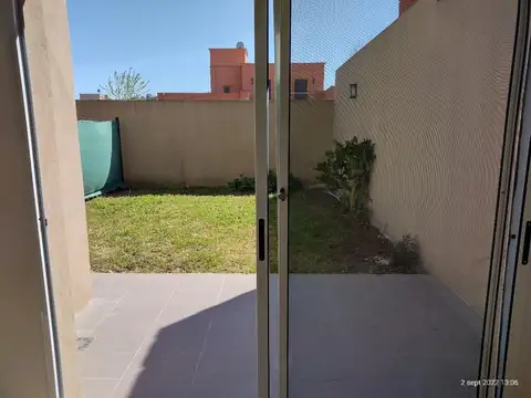 Depto Tipo Casa 3 ambientes con 2 baños