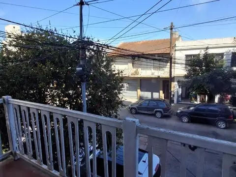 Depto Tipo Casa en Alquiler de 4 ambientes