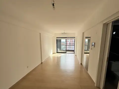 VILLA LURO. R. L. FALCON 5900. SEMI PISO 1 AMBIENTE AL FRENTE CON BALCON