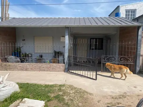 Importante Terreno con 4 edificaciones terminadas