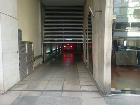 Venta cochera + baulera planta baja  palermo chico