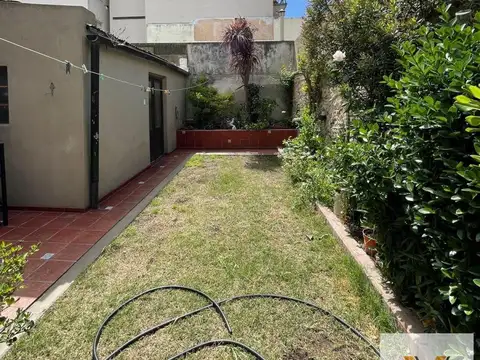 Casa en venta - 4 Dormitorios 2 Baños - 200Mts2 - Azul