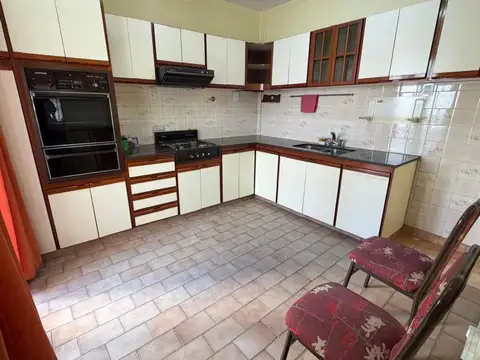 Depto Tipo Casa en Alquiler con 2 cocheras