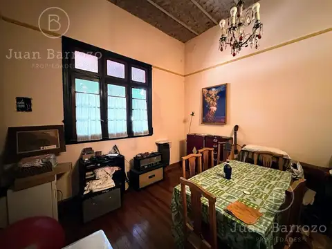 Casa en Venta con 3 cocheras