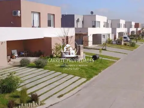Casa en venta 3 Ambientes y cochera. Casas de Santa Guadalupe. Pilar del Este