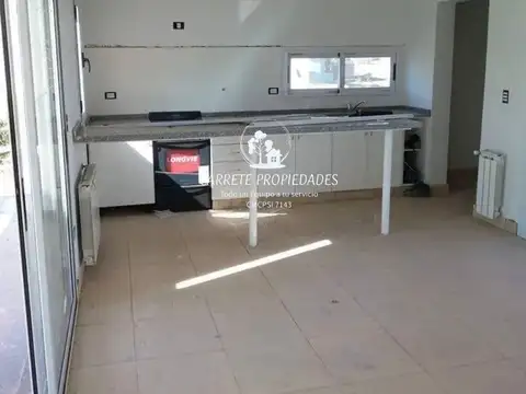 Casa 3 ambientes con 2 baños