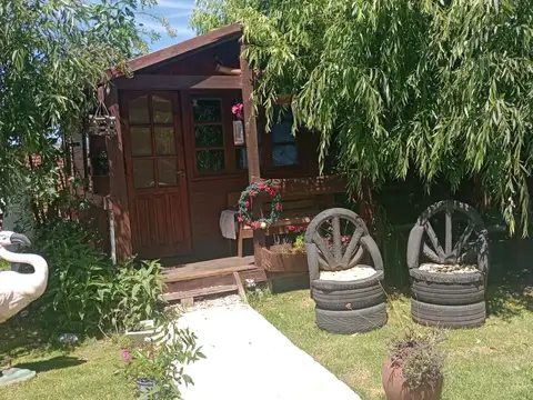 Las Rosas e/ Las Verbenas y Los Claveles