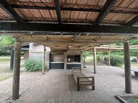 Casa 7 ambientes con 4 baños