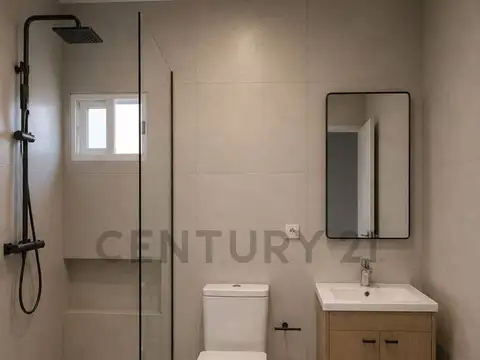 Casa 5 ambientes con 1 baño