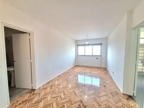 Departamento en alquiler reciclado / LINIERS