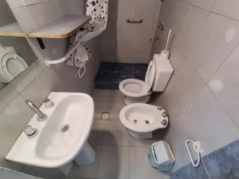 DEPTO EN ALQUILER EN PLANTA ALTA BIEN UBICADO
