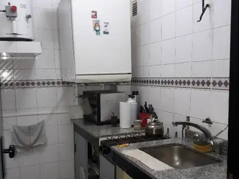 Oficina 6 ambientes con 2 baños