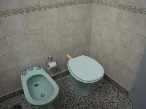 Depto Tipo Casa en Alquiler 50 años