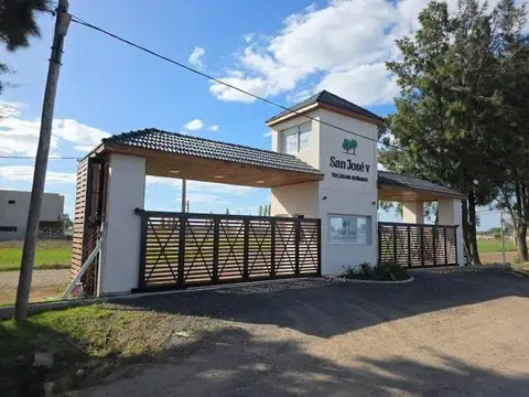 CASA A ESTRENAR EN BARRIO CERRADO