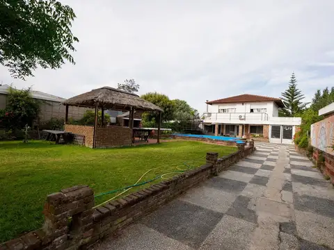 Venta Casa en Lagomar Sur con Piscina 