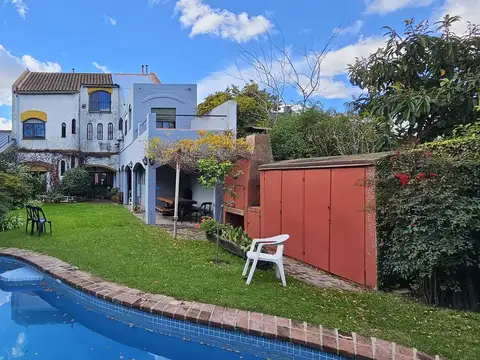 Casa en venta 4/5 dormitorios jardin cochera pileta