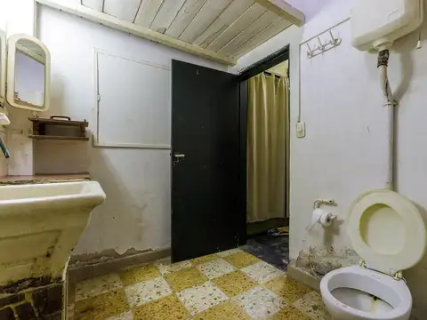 Casa 6 ambientes con 1 baño