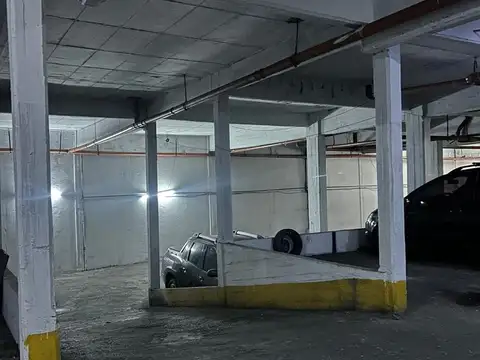 Cochera en  Paraguay 400