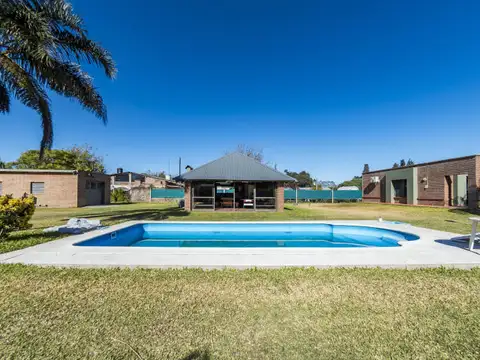 Casa 8 ambientes con 3 baños