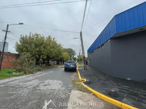 Galpon en Venta 11  mts Frente