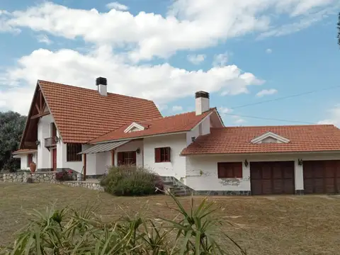 Casa en Venta con 2 cocheras
