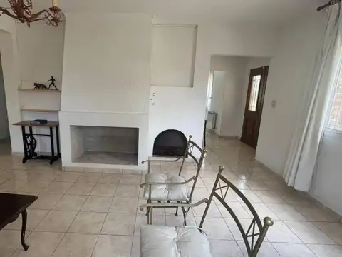 Espectacular casa de 4 dormitorios con pileta a mts del río