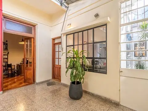 Casa 6 ambientes con 1 baño