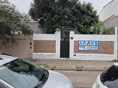 CASA SOBRE LOTE PROPIO PARA 2 FAMILIAS O REFACCIONAR