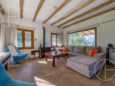 Casa en Venta sobre lote de 1 Hectarea en Barrio Privado de Chacras Loma Escondida