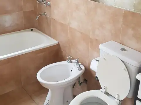 Departamento en Alquiler en Arroyito, $ 650.000