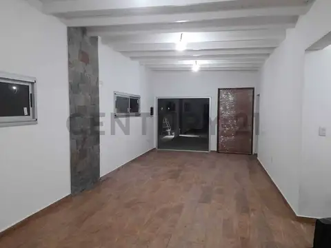 Casa 3 ambientes con 2 baños