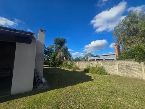 Casa 8 ambientes con 3 baños