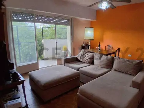Venta Departamento 3 Ambientes Con Balcón Corrido Y Excelente Conectividad En Pompeya