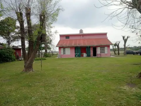 Casa 4 ambientes con 1 baño