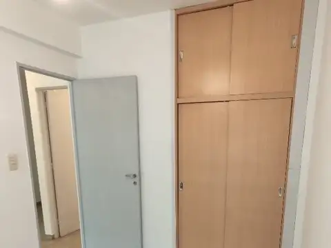San Luis 2900, Piso 1