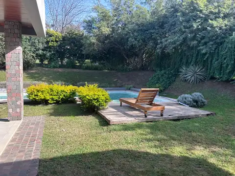 Casa 6 ambientes con 3 baños