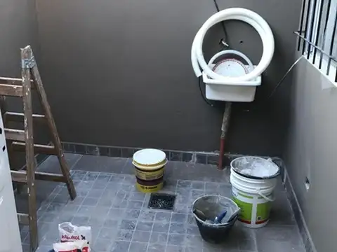 Casa 2 ambientes con 1 baño