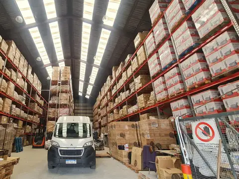 VENTA GRAN GALPÓN EN QUILMES OESTE 