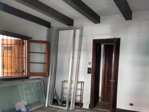 Casa 6 ambientes con 1 baño