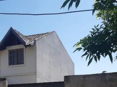 CASA AMERICANA AL CONTRAFRENTE