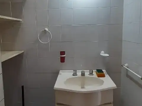 Casa 2 ambientes con 1 baño