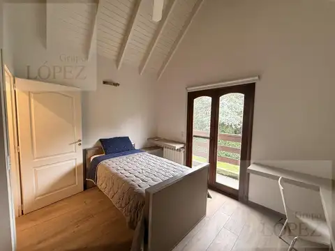 Casa 5 ambientes con 4 baños