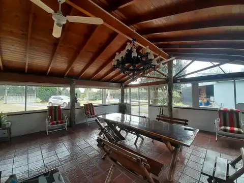 Quinta en Venta con 2 cocheras