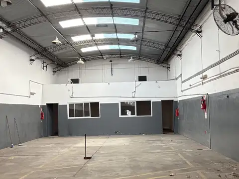 Galpon en Alquiler 40  mts Fondo
