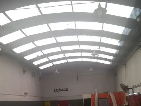 EXCELENTE DEPOSITO 485m2. 3 oficinas. 2 baños.Mataderos.ENTRADA CAMION. PLANTA LIBRE, Mixtura 3.