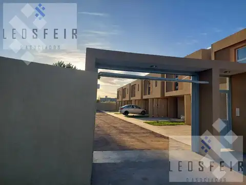 Depto Tipo Casa en Venta de 4 ambientes